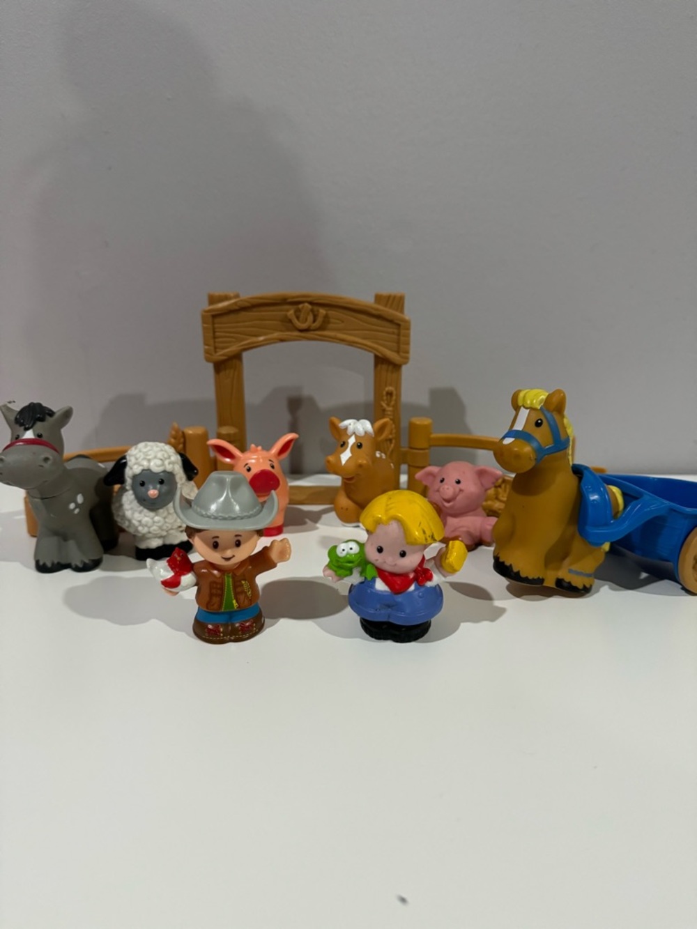 Farm Friends Playset with Yellow-Accented Figures and Animals
